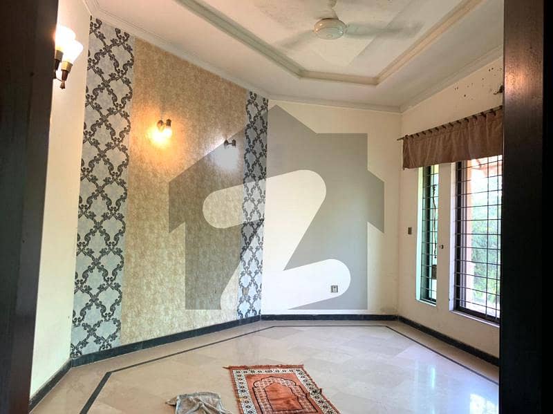 ONE KANAL BEAUTIFULL UPPER PORTION FOR RENT IN DHA DEFNACE