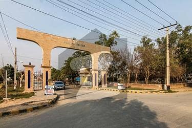 او پی ایف ہاؤسنگ سکیم لاہور میں 10 مرلہ رہائشی پلاٹ 2.1 کروڑ میں کرایہ پر دستیاب ہے۔