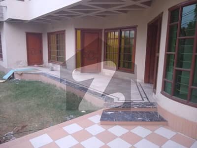 Like New 600 Yards TWO Unit Bungalow For Rent