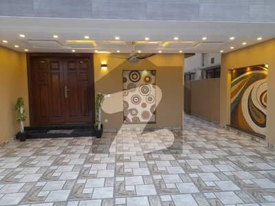 10 Marla Luxuries House Is Available For Rent In Bahria Town - Overseas A Lahore