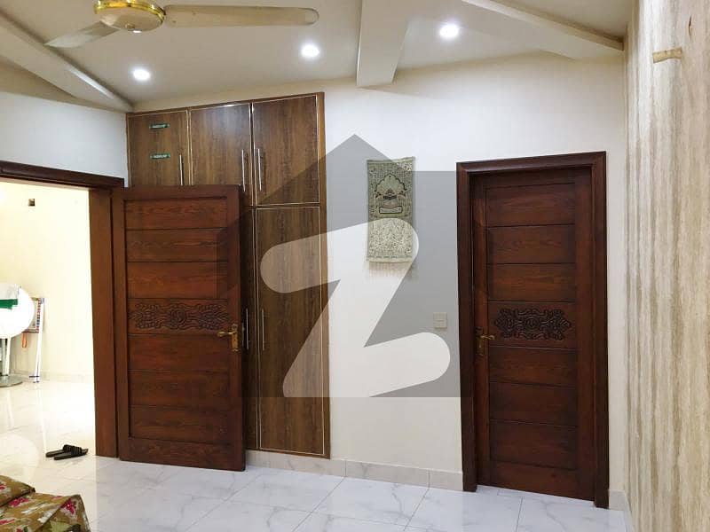 ایڈن ایگزیکیٹو ایڈن گارڈنز,فیصل آباد میں 3 کمروں کا 5 مرلہ مکان 1.8 کروڑ میں برائے فروخت۔