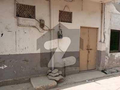 چک 93/6 - آر ساہیوال میں 4 کمروں کا 3 مرلہ مکان 50.0 لاکھ میں برائے فروخت۔