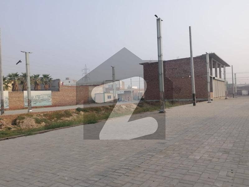 200 Square Feet Shop In Beautiful Location Of Akhtar Commercial Market In Faisalabad