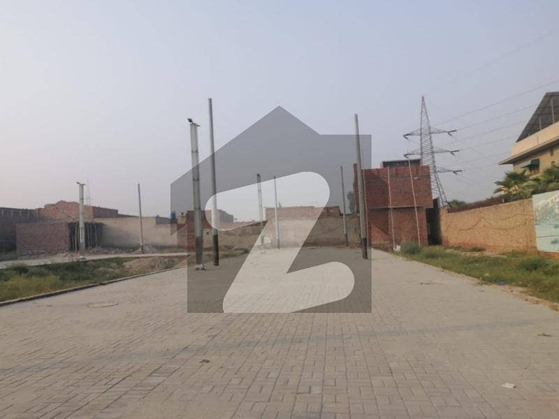 Shop 200 Square Feet For sale In Akhtar Commercial Market