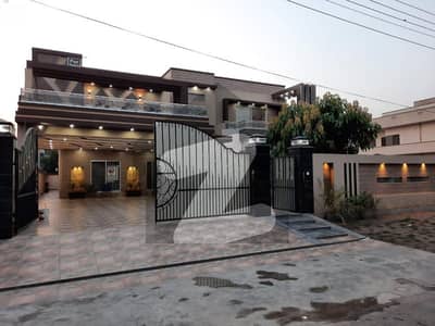 2 Kanal Luxury Banglow For Sale In Punjab Society Near Wapda Town College Road