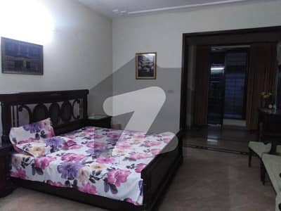 ماڈل ٹاؤن ۔ بلاک ای ماڈل ٹاؤن,لاہور میں 5 کمروں کا 2 کنال مکان 18.0 کروڑ میں برائے فروخت۔