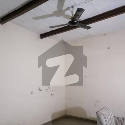 2 Marla House available for sale in Qadir Colony if you hurry