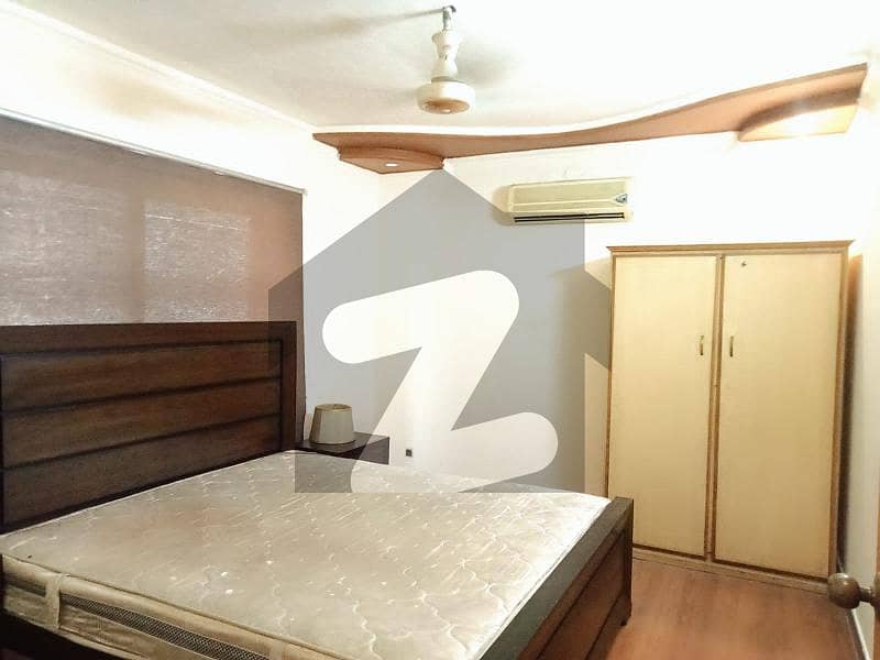 سرفراز رفیقی روڈ کینٹ,لاہور میں 3 مرلہ کمرہ 36.0 ہزار میں کرایہ پر دستیاب ہے۔
