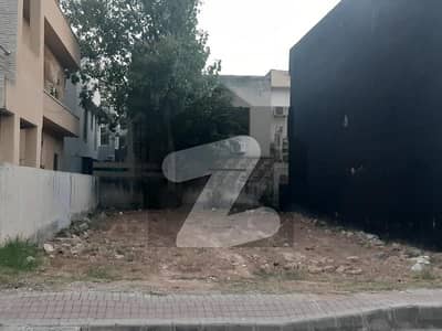 10 Marla Plot For Sale In Bahria Town Phase4