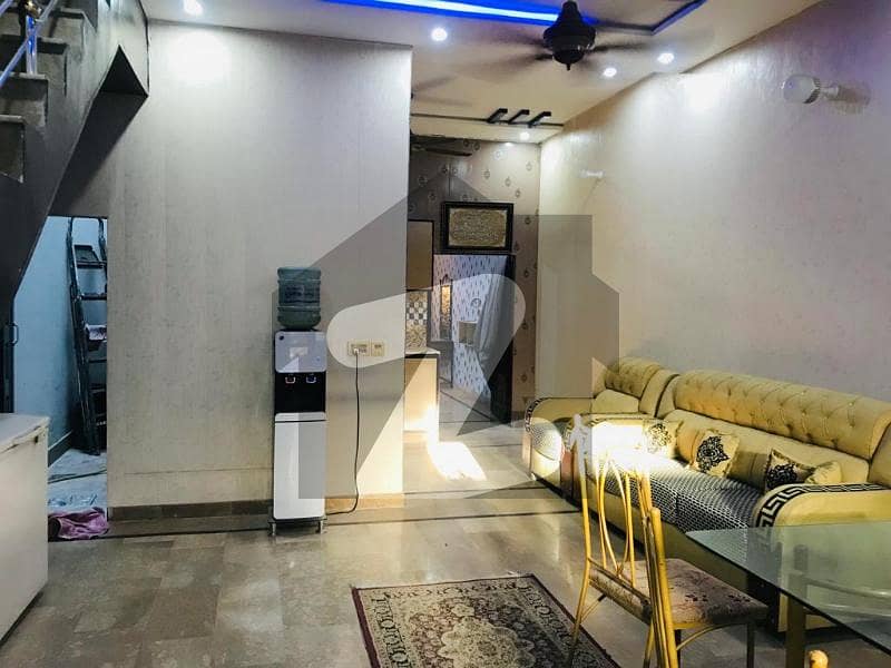 شاہ تاج کالونی لاہور میں 3 کمروں کا 5 مرلہ مکان 1.6 کروڑ میں برائے فروخت۔
