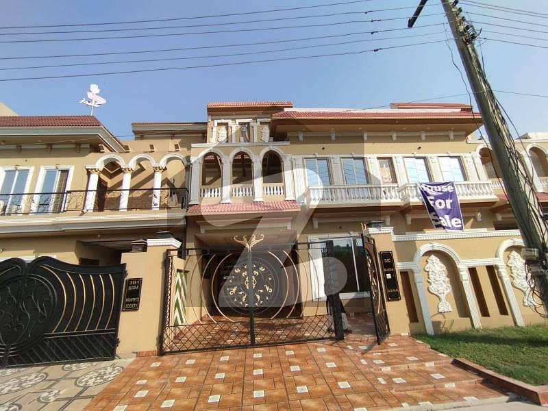 آرکیٹیکٹس انجنیئرز ہاؤسنگ سوسائٹی لاہور میں 5 کمروں کا 10 مرلہ مکان 3.75 کروڑ میں برائے فروخت۔