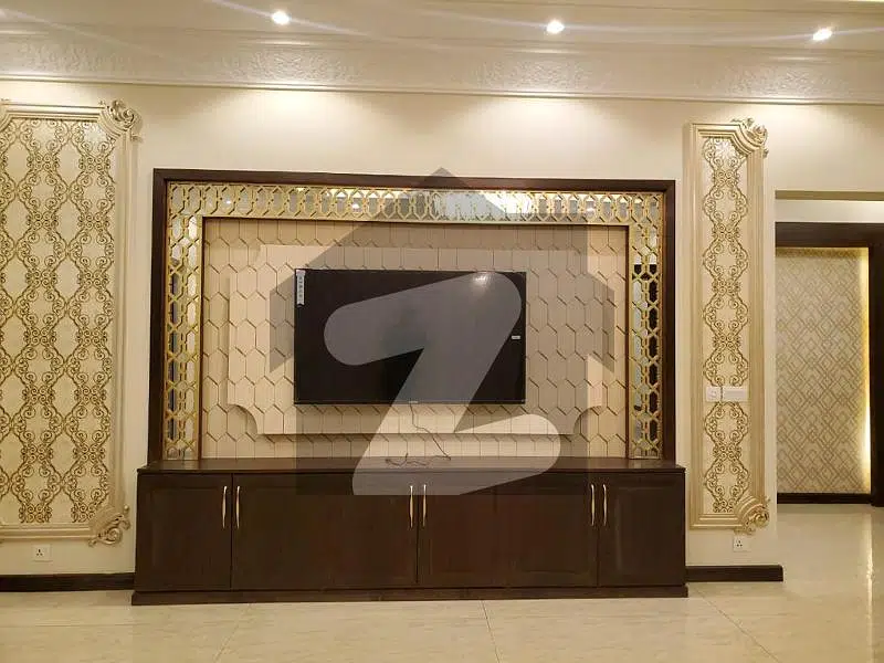 1 Kanal Brand Elegant Luxury Bungalow For Sale in phase 3