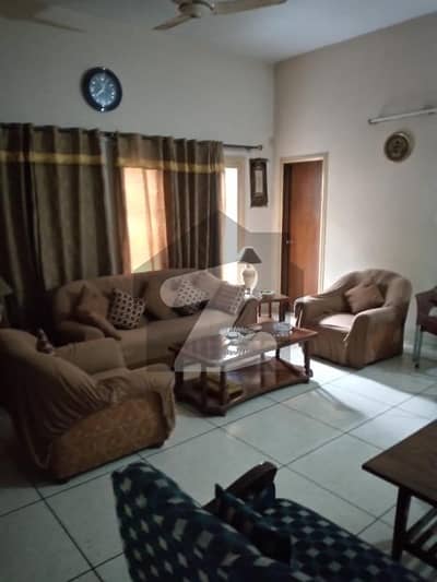 لاثانی ٹاؤن فیصل آباد میں 5 کمروں کا 15 مرلہ مکان 5.7 کروڑ میں برائے فروخت۔