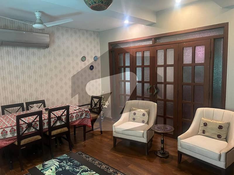ماڈل ٹاؤن لاہور میں 5 کمروں کا 1 کنال مکان 8.3 کروڑ میں برائے فروخت۔