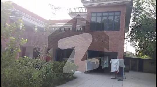 نیو مسلم ٹاؤن - بلاک اے نیو مسلم ٹاؤن,لاہور میں 11 کمروں کا 2 کنال مکان 10.0 لاکھ میں کرایہ پر دستیاب ہے۔