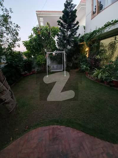 ڈی ایچ اے فیز 6 ڈی ایچ اے ڈیفینس,کراچی میں 5 کمروں کا 1 کنال مکان 3.5 لاکھ میں کرایہ پر دستیاب ہے۔