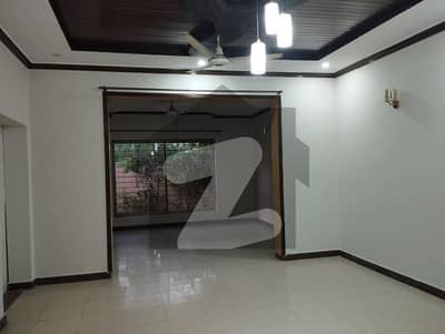 10 Marla Lower Portion For Rent In Sector B Bahria Town,Lahore