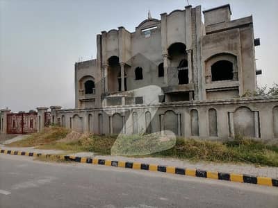 لاھور موٹروے سٹی لاہور میں 6 کمروں کا 2 کنال مکان 6.0 کروڑ میں برائے فروخت۔