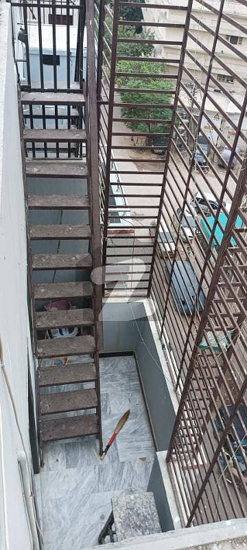 ناظم آباد 3 - بلاک اے ناظم آباد 3,ناظم آباد,کراچی میں 3 کمروں کا 4 مرلہ بالائی پورشن 1.1 کروڑ میں برائے فروخت۔
