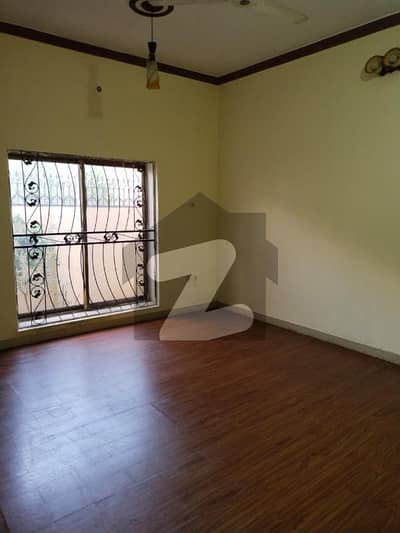 Double story house for rent in cantt avenue