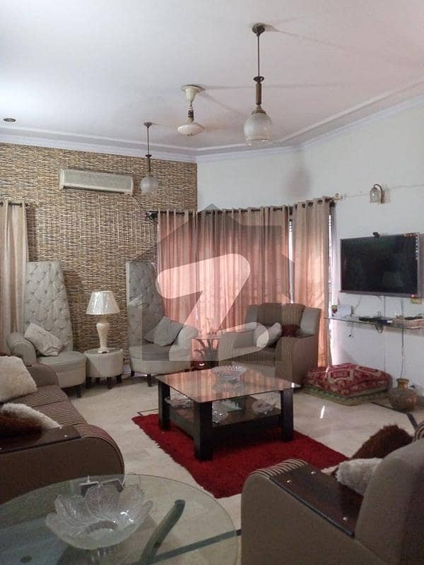 ڈی ایچ اے فیز 2 ڈیفنس (ڈی ایچ اے),لاہور میں 4 کمروں کا 10 مرلہ مکان 3.35 کروڑ میں برائے فروخت۔
