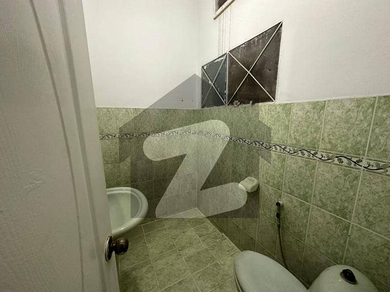 DC colony 10 marla old house for rent DC colony 10 marla old house for rent