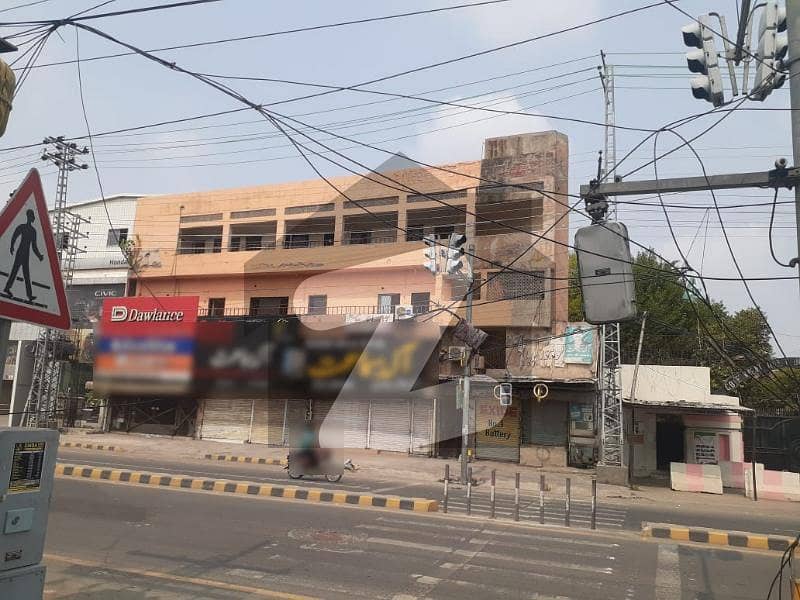 کوئنزروڈ لاہور میں 11 مرلہ عمارت 8.5 کروڑ میں برائے فروخت۔