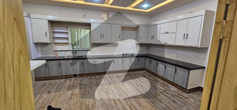 کینال روڈ فیصل آباد میں 6 کمروں کا 15 مرلہ مکان 6.5 کروڑ میں برائے فروخت۔