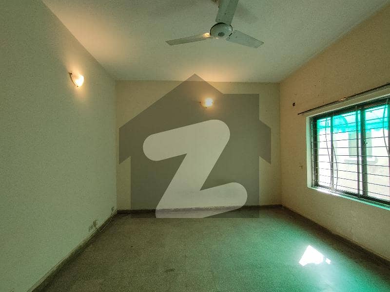 10-Marla 03-Bedroom's House Available For Sale on Sarwar Road Lahore Cantt.