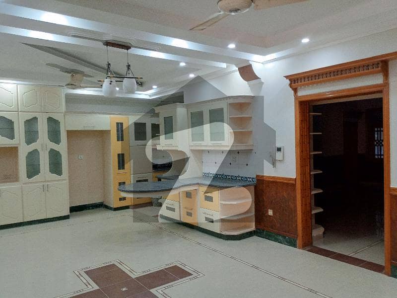 حیات آباد فیز 1 - ای3 حیات آباد فیز 1,حیات آباد,پشاور میں 7 کمروں کا 10 مرلہ مکان 1.5 لاکھ میں کرایہ پر دستیاب ہے۔