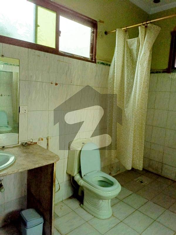 House Of 120 Square Yards For sale In GulshaneIqbal Block 10A