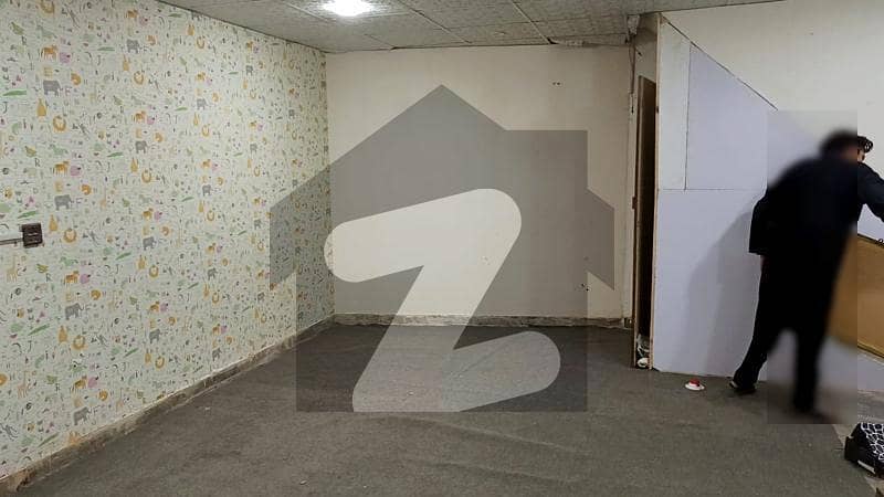 3.5 Marla Commercial 1st Floor For Rent in Main Boulevard DHA, Lahore