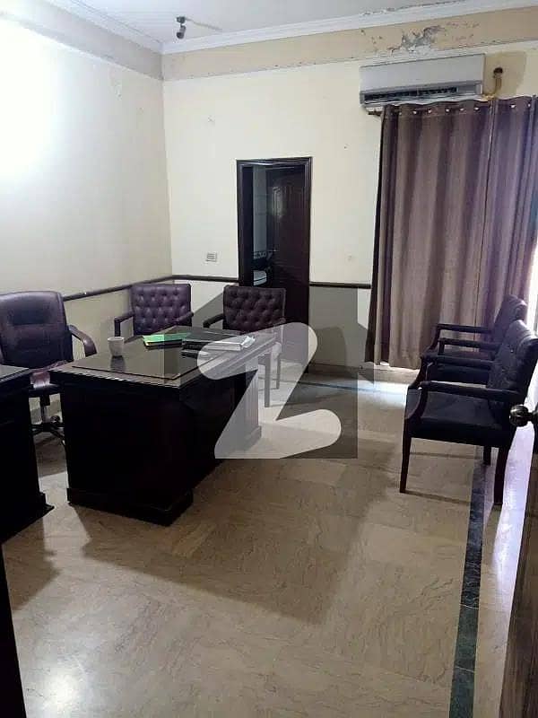 Hall for rent for office in Johar Town