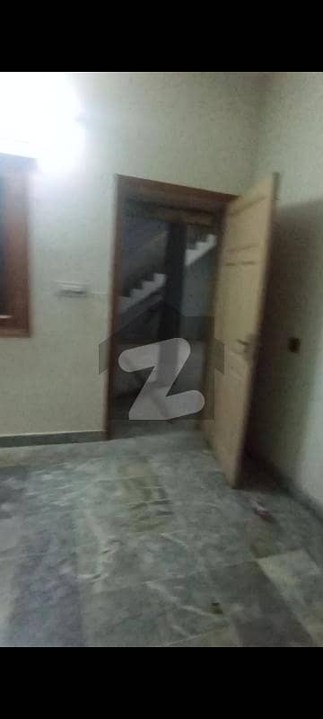 حیات آباد فیز 3 - ایل 3 حیات آباد فیز 3,حیات آباد,پشاور میں 1 کمرے کا 5 مرلہ بالائی پورشن 18.0 ہزار میں کرایہ پر دستیاب ہے۔