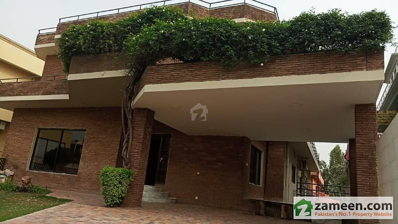 Sector F-11 800 Square Yards Triple Storey House With Parking And Beautiful Margalla View