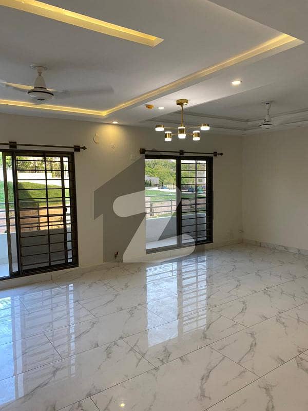 3 Bed Newly Flat For Sale In Askari 13