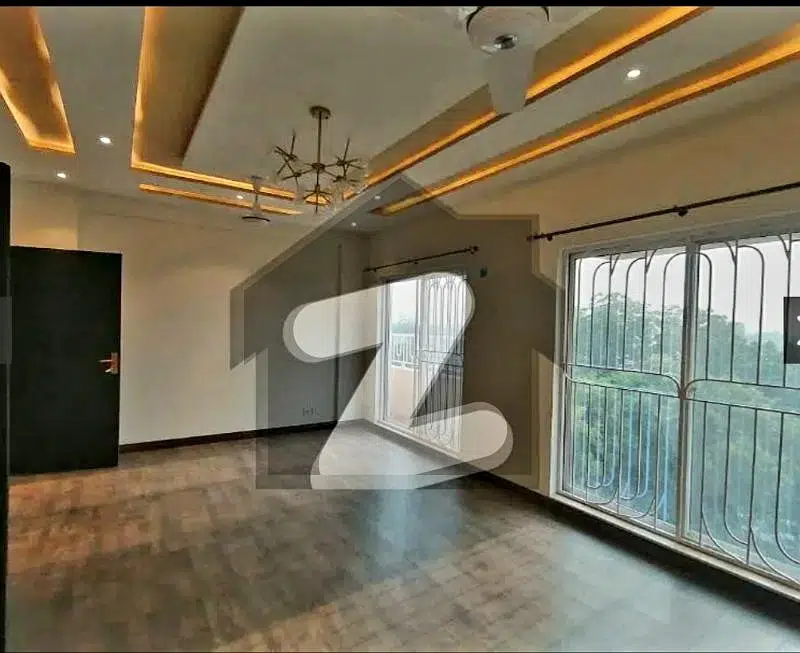 3 BEDROOM BRAND NEW APARTMENT AVAILABLE IN THE HEART OF LAHORE