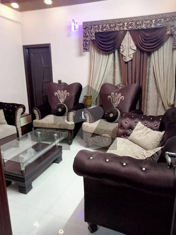 3 bed DD portion for sale in gulshan e iqbal 13D-3