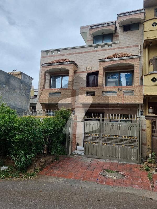 G13/1 House For Sale in Street 94 size 25x40 G13/1 House For Sale in Street 94 size 25x40