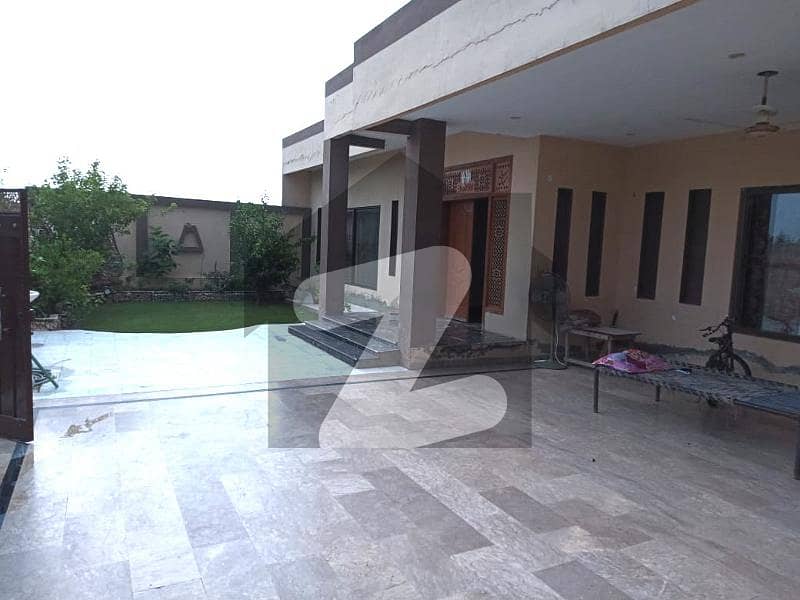 یو ای ٹی ہاؤسنگ سوسائٹی لاہور میں 3 کمروں کا 1 کنال مکان 4.35 کروڑ میں برائے فروخت۔