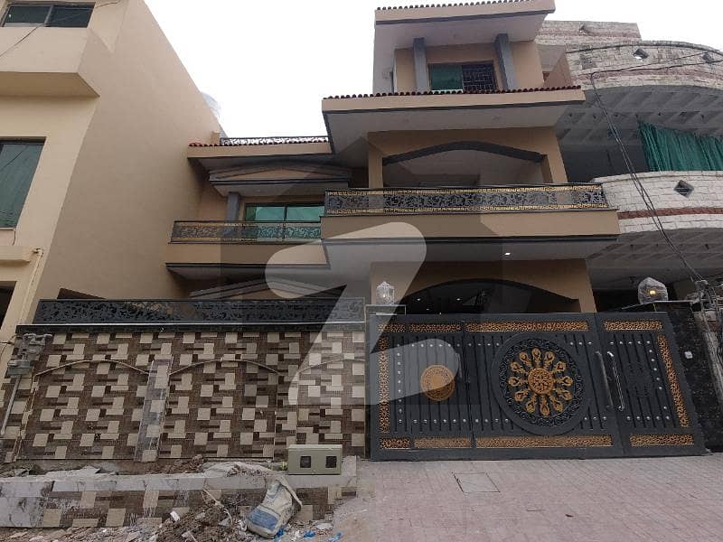 جوڈیشل کالونی راولپنڈی میں 6 کمروں کا 10 مرلہ مکان 4.65 کروڑ میں برائے فروخت۔