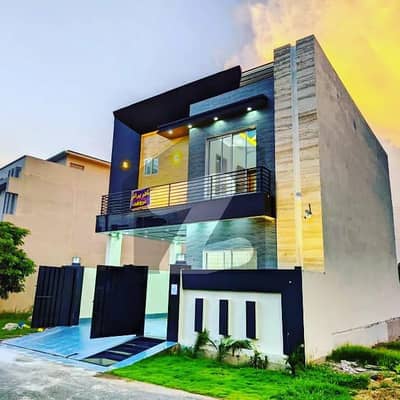5 MARLA SUPER HOT LOCATION BRAND NEW HOUSE FOR SALE IN DHA HALLOKI SECTOR 3