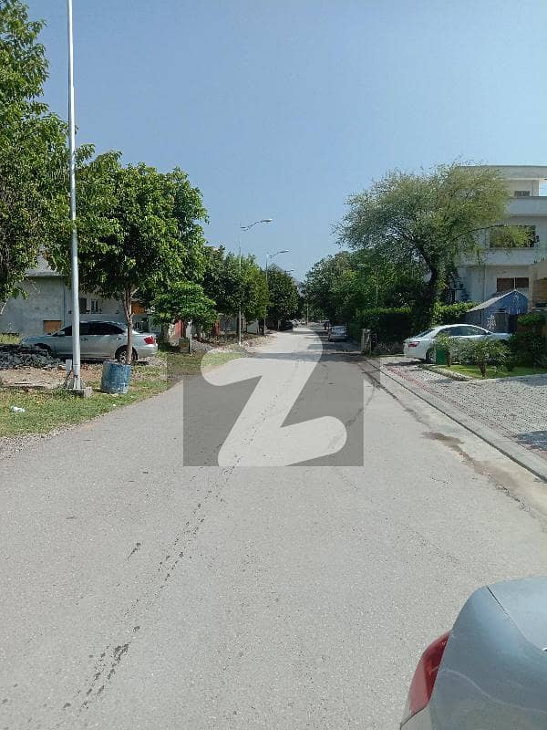 70 Foot Road Plot Is Available 70 Foot Road Plot Is Available