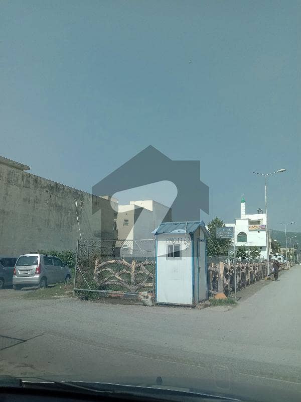 Corner Plot Is Available 400 Yard Corner Plot Is Available 400 Yard