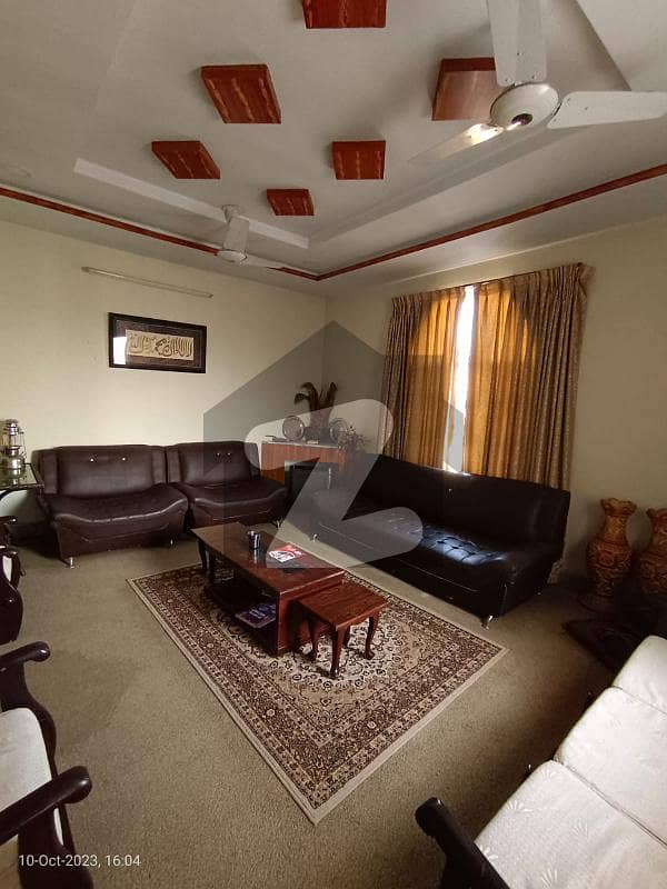 چکلالہ سکیم 3 چکلالہ سکیم,راولپنڈی میں 10 کمروں کا 1 کنال مکان 7.35 کروڑ میں برائے فروخت۔