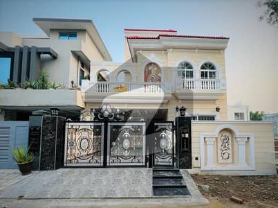 10 Marla Elegant Brand New House Available for Sale