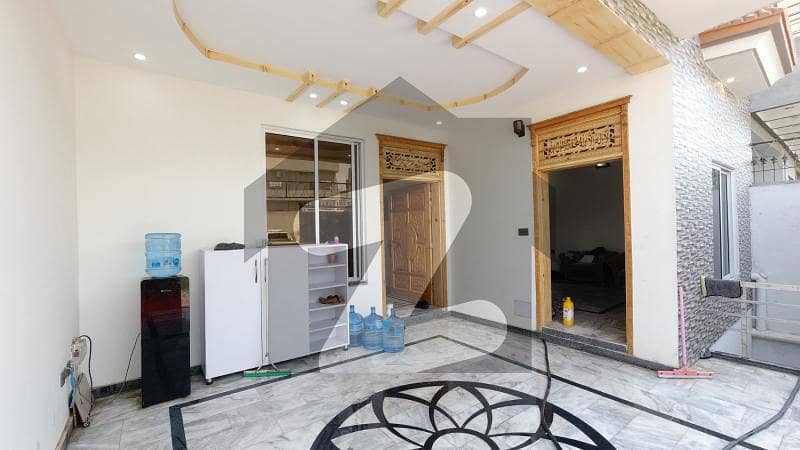 آئی 11/1 آئی ۔ 11,اسلام آباد میں 5 کمروں کا 6 مرلہ مکان 1.2 لاکھ میں کرایہ پر دستیاب ہے۔