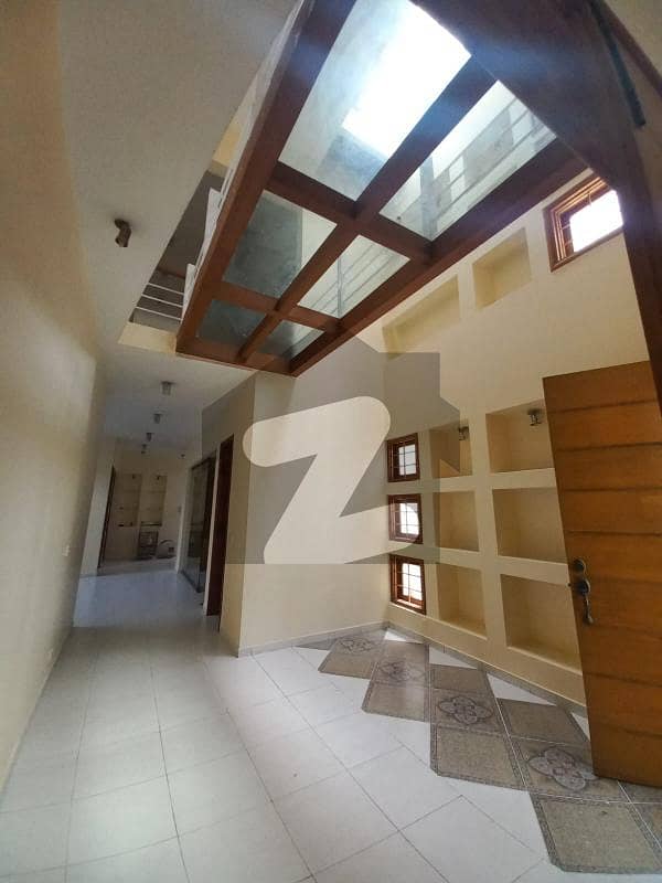 کے ڈی اے اوورسیز بنگلوز گلستانِ جوہر,کراچی میں 6 کمروں کا 10 مرلہ مکان 7.45 کروڑ میں برائے فروخت۔