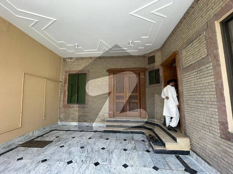 ایف ۔ 11 اسلام آباد میں 7 کمروں کا 1 کنال مکان 13.5 کروڑ میں برائے فروخت۔