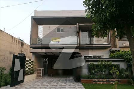 In Johar Town Phase 2 - Block H House Sized 12 Marla For sale